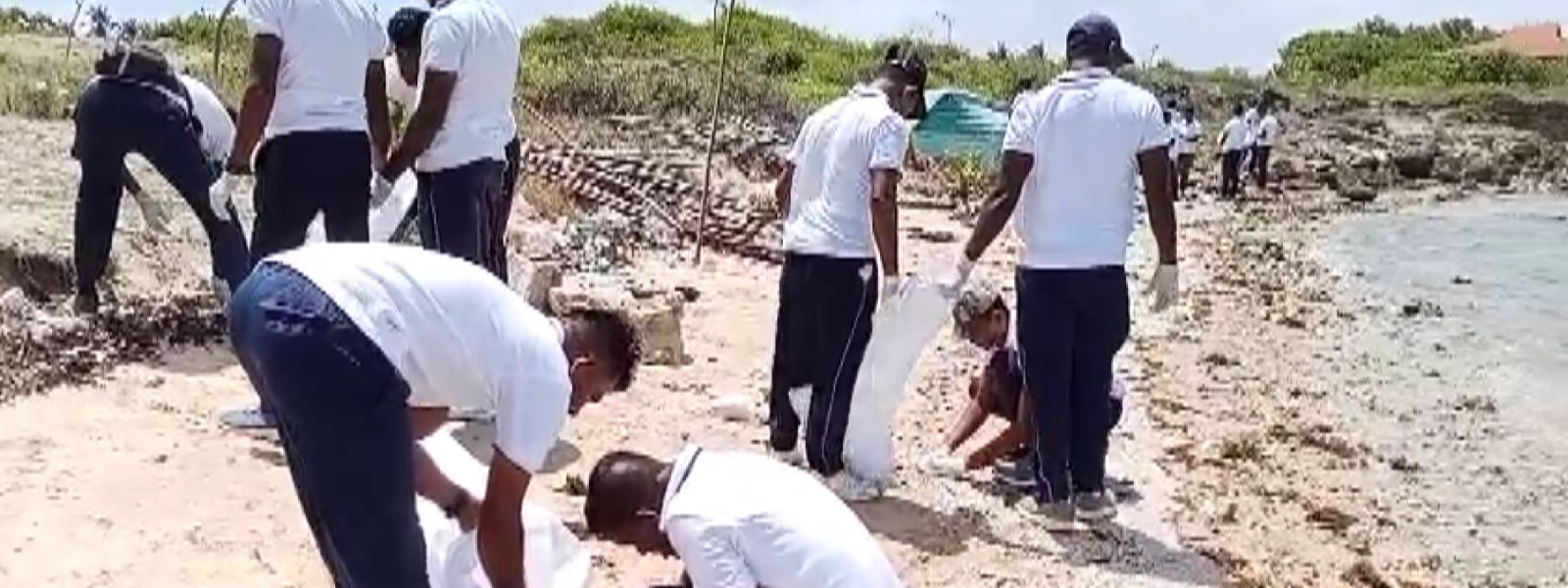 SL Battles Plastic Invasion from Sunken Vessel